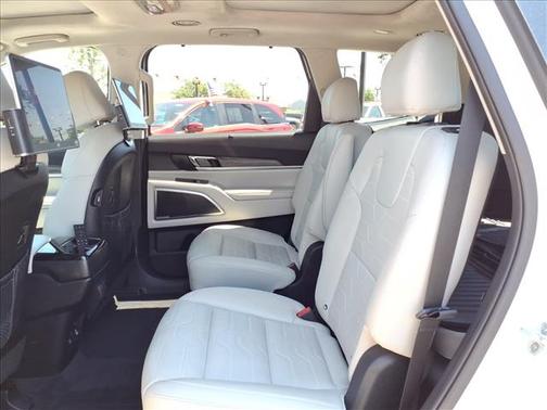 Glacial White Pearl 2022 Kia Telluride SX