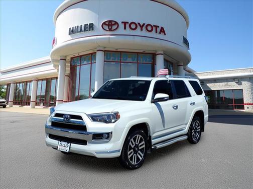 Blizzard Pearl 2018 Toyota 4Runner SR5