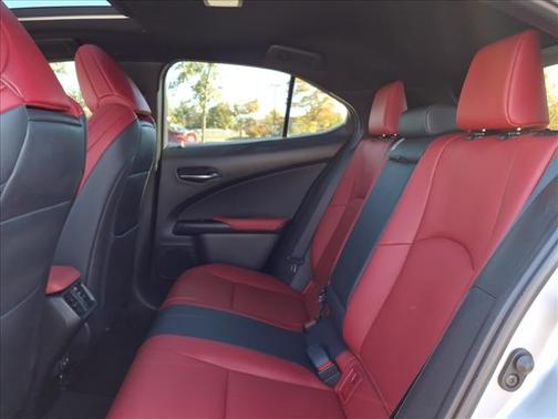 2024 Lexus UX 250h F Sport