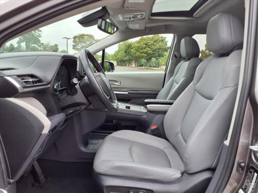 2022 Toyota Sienna XLE 7 Passenger