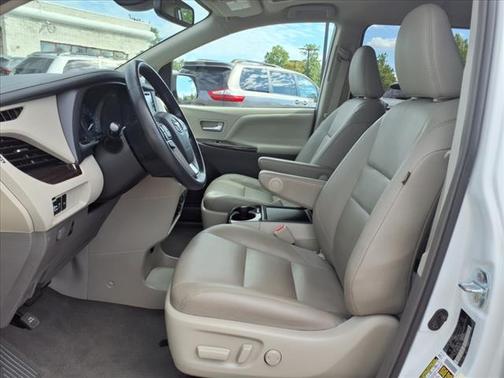 2019 Toyota Sienna XLE