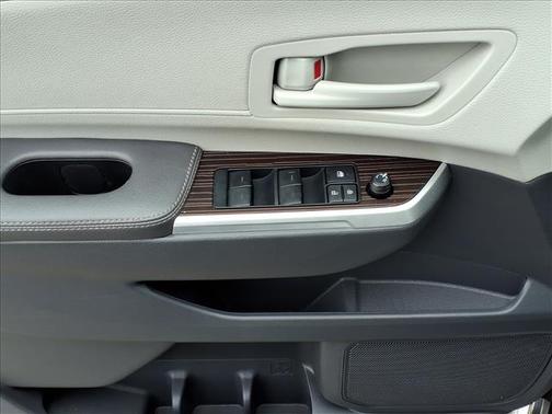 2022 Toyota Sienna LE