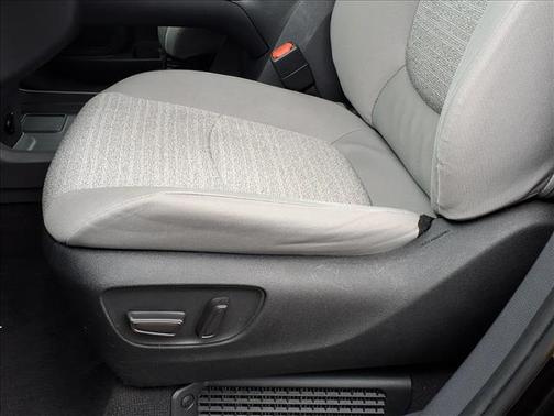 2022 Toyota Sienna LE