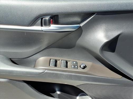 Ice Edge 2023 Toyota Camry SE