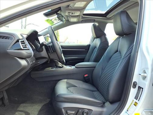 Ice Edge 2023 Toyota Camry SE