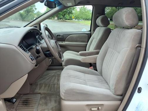 Super White 2003 Toyota Sienna LE
