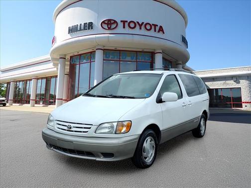 Super White 2003 Toyota Sienna LE