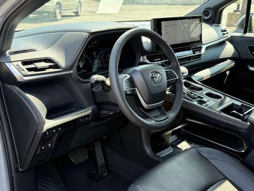 Cement 2025 Toyota Sienna Woodland Edition