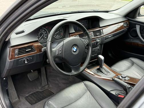 Space Gray Metallic 2011 BMW 328 i xDrive