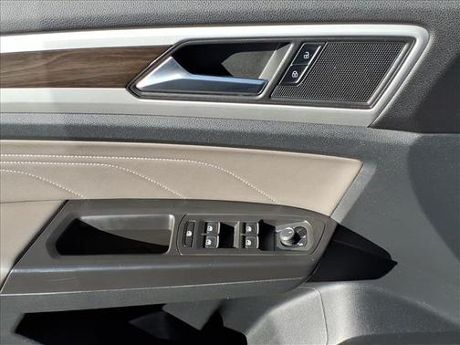 2022 Volkswagen Atlas 2.0T SE w/Technology 4MOTION