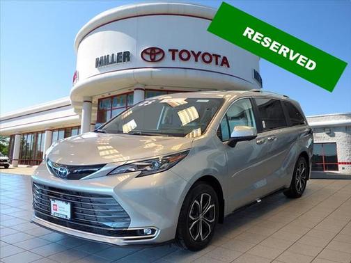 2025 Toyota Sienna Platinum