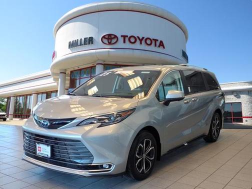 2025 Toyota Sienna Platinum