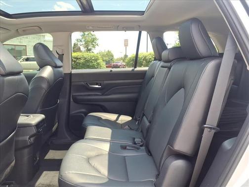 Celestial Silver Metallic 2025 Toyota Grand Highlander XLE