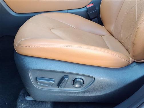 2025 Toyota Highlander Hybrid Platinum