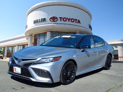 2022 Toyota Camry Hybrid XSE