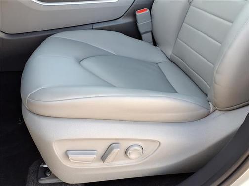 2025 Toyota Highlander Hybrid XLE