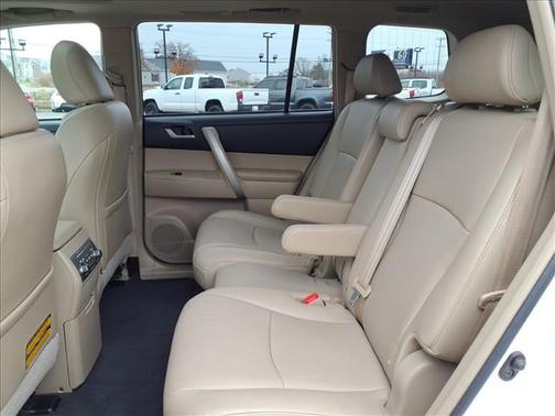 2013 Toyota Highlander SE