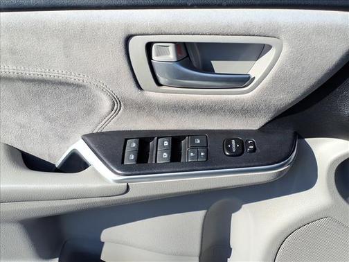 Celestial Silver Metallic 2017 Toyota Camry XSE