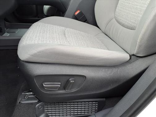 2022 Toyota Sienna LE