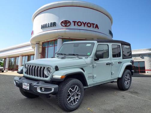 2024 Jeep Wrangler 4-Door Sahara 4x4