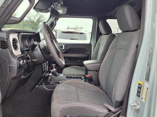 2024 Jeep Wrangler 4-Door Sahara 4x4