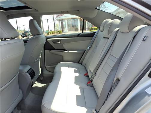 2017 Toyota Camry Hybrid XLE