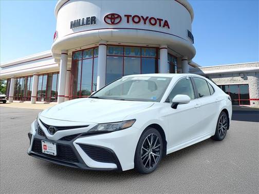 Ice Cap 2024 Toyota Camry SE
