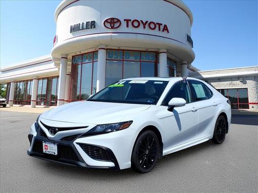 Ice Cap 2024 Toyota Camry SE