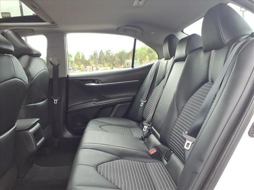 Ice Cap 2024 Toyota Camry SE