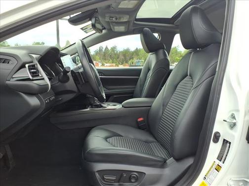 Ice Cap 2024 Toyota Camry SE
