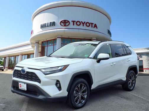 2022 Toyota RAV4 Hybrid XLE Premium