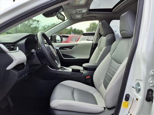 2022 Toyota RAV4 Hybrid XLE Premium