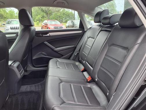 2015 Volkswagen Passat 1.8T Limited Edition