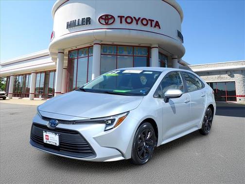 Classic Silver Metallic 2023 Toyota Corolla Hybrid XLE