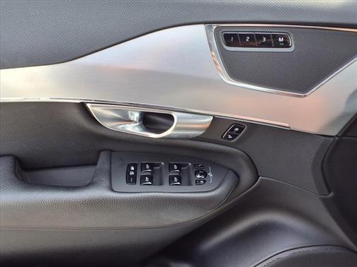 2018 Volvo XC90 T5 Momentum
