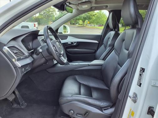 2018 Volvo XC90 T5 Momentum