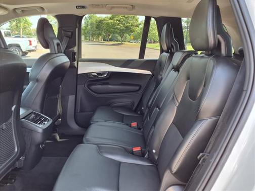2018 Volvo XC90 T5 Momentum