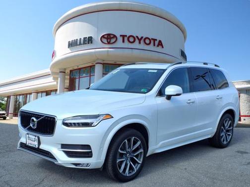 2018 Volvo XC90 T5 Momentum