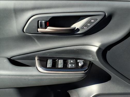 2025 Toyota Crown Signia Limited