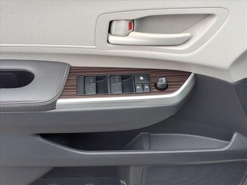 2022 Toyota Sienna LE