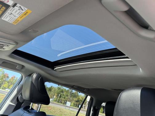 Magnetic Gray Metallic 2021 Toyota Highlander XLE