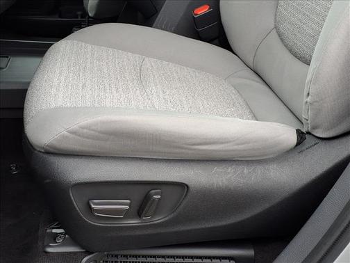 2022 Toyota Sienna LE