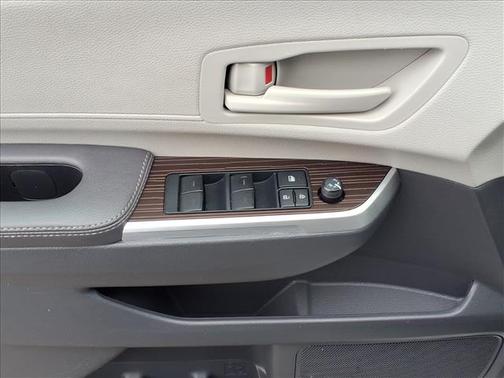 2022 Toyota Sienna LE