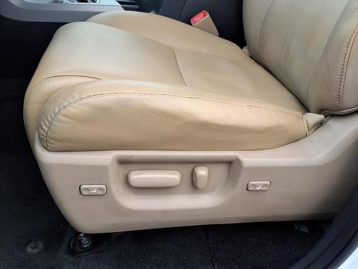 2014 Toyota Sequoia SR5