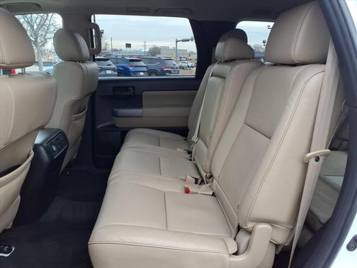 2014 Toyota Sequoia SR5