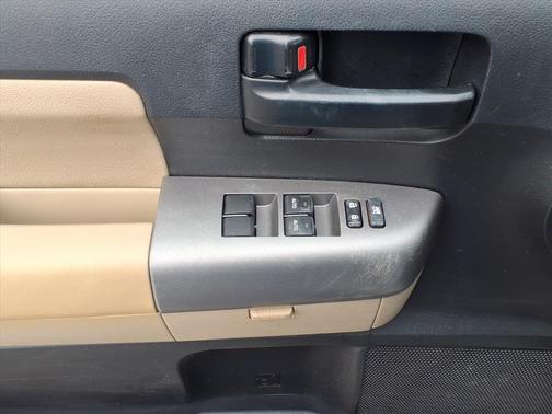 2014 Toyota Sequoia SR5