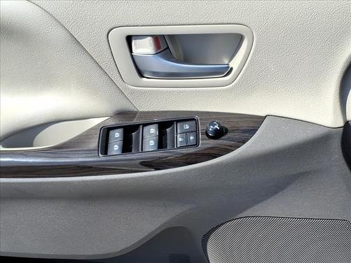 2020 Toyota Sienna XLE Premium