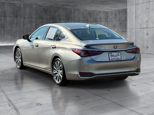 Atomic Silver 2020 Lexus ES 300h Base