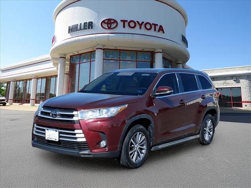 Ooh La La Rouge Mica 2017 Toyota Highlander XLE