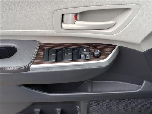 2022 Toyota Sienna LE